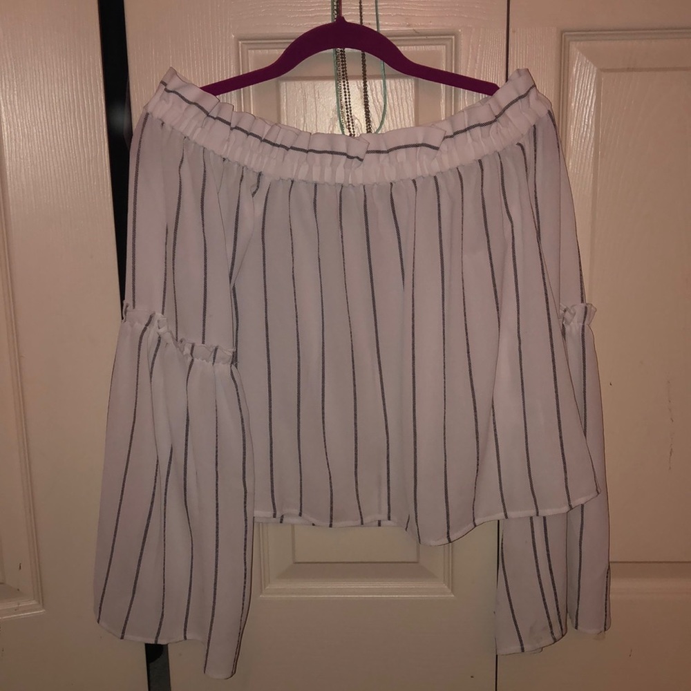Off the shoulder top - Picture 1 of 3